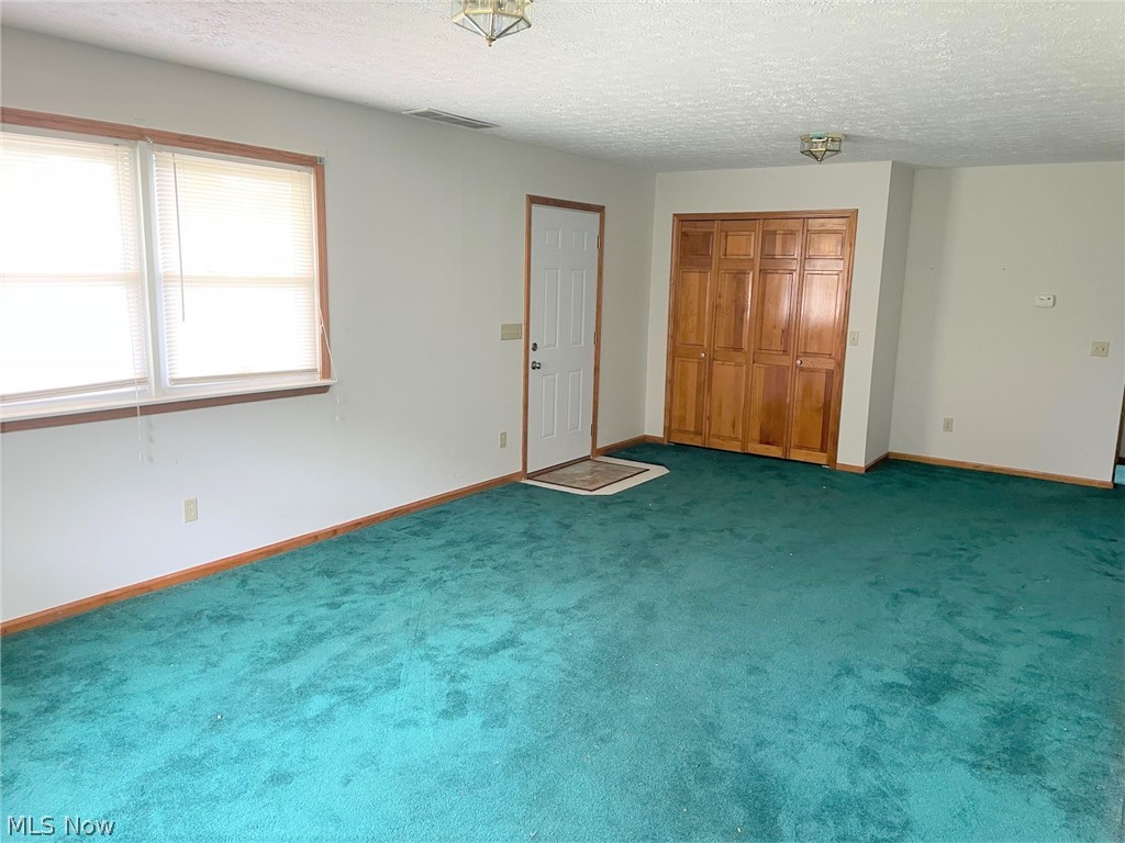 7185 Oberlin Road Amherst, OH 44001 - Photo 26 of 32 7195 - Living Room
