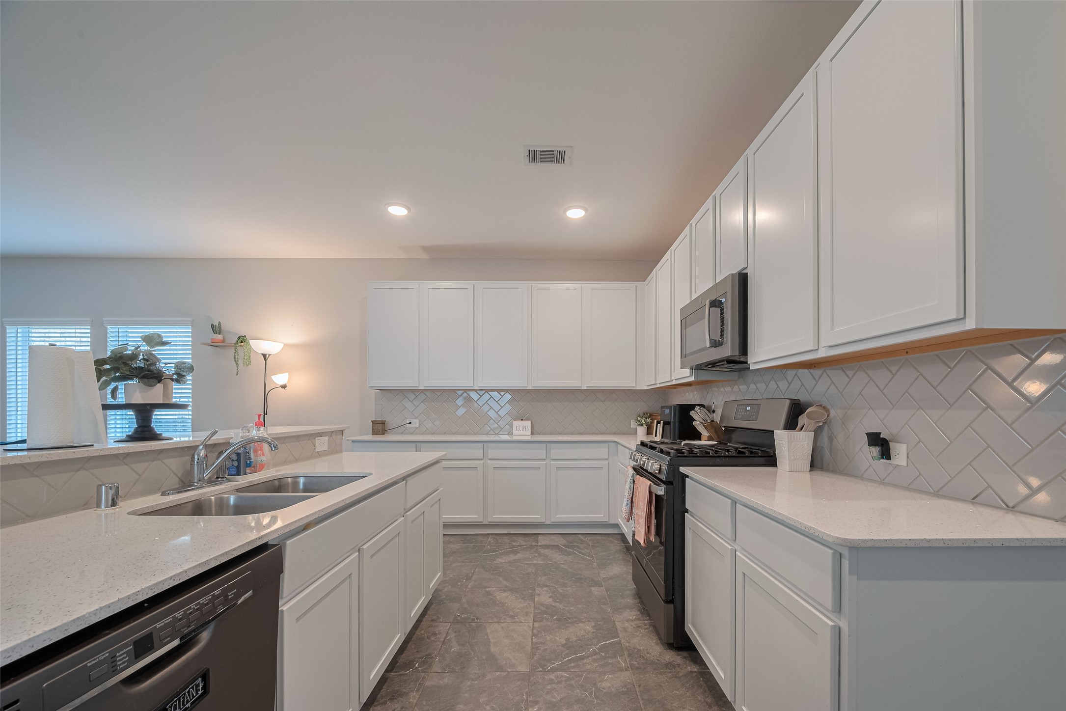 2446 Palisade Crst Drive Rosharon, TX 77583 - Photo 12 of 50