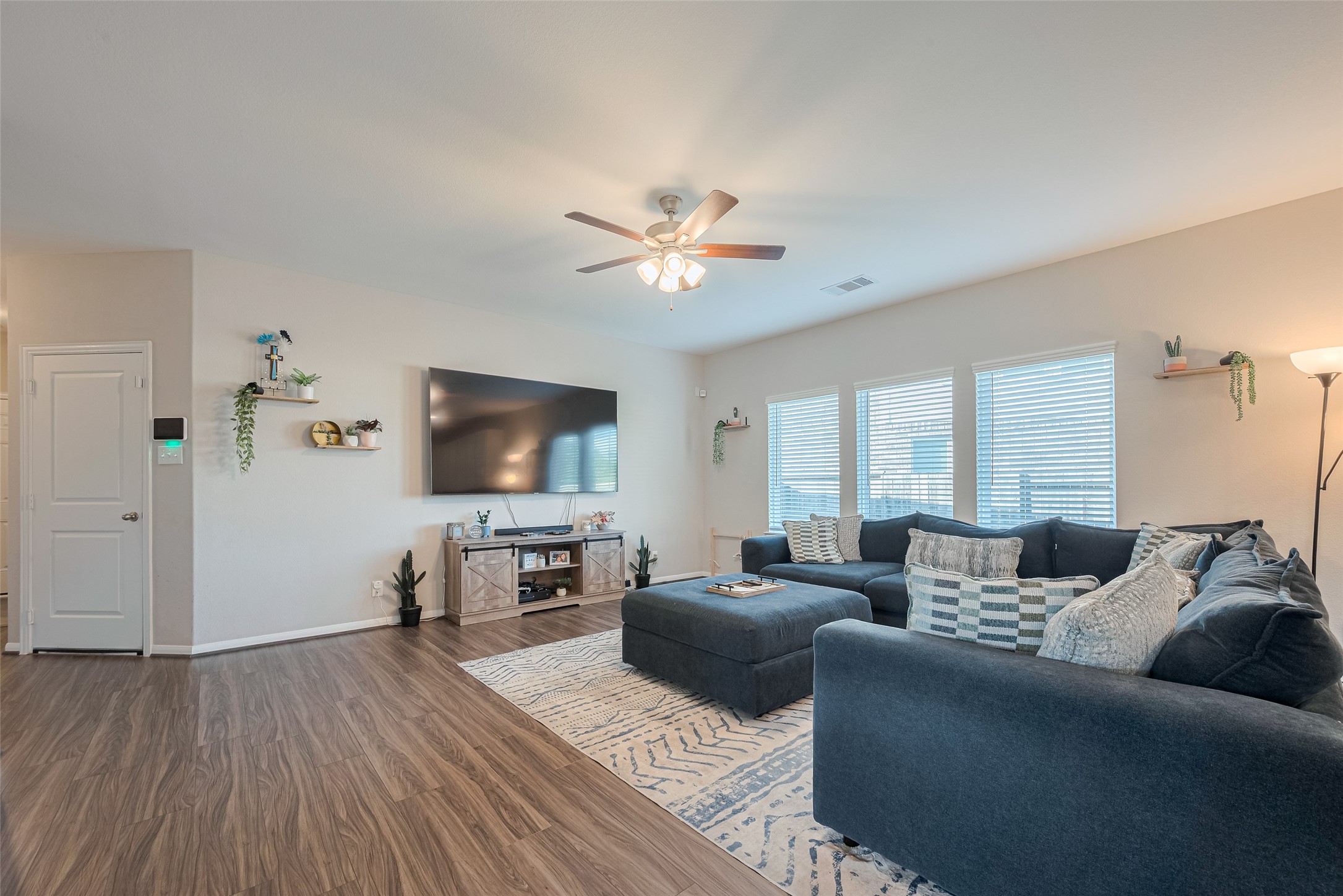 2446 Palisade Crst Drive Rosharon, TX 77583 - Photo 8 of 50