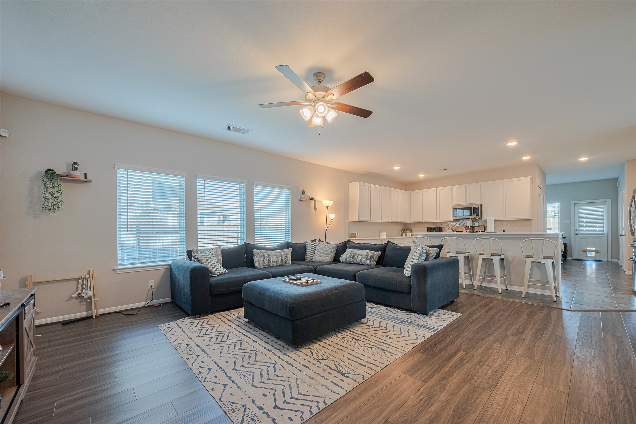 2446 Palisade Crst Drive Rosharon, TX 77583 - Photo 9 of 50