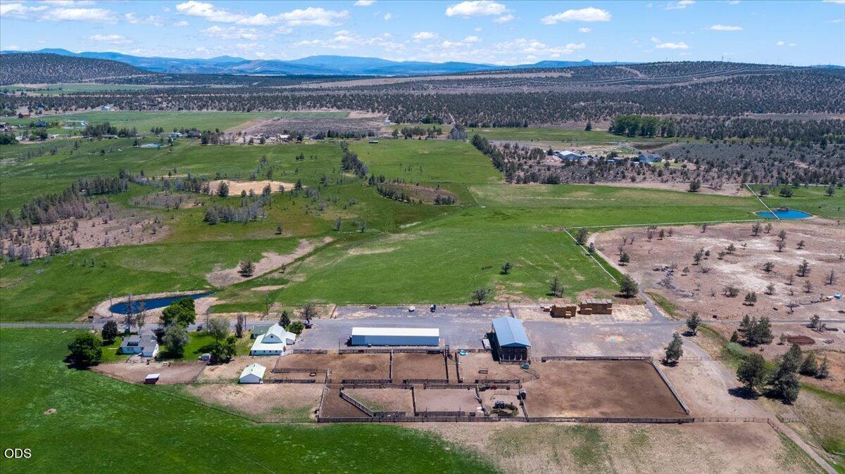 10410 Southwest Houston Lake Road Powell Butte, OR 97753 - Photo 6 of 92
