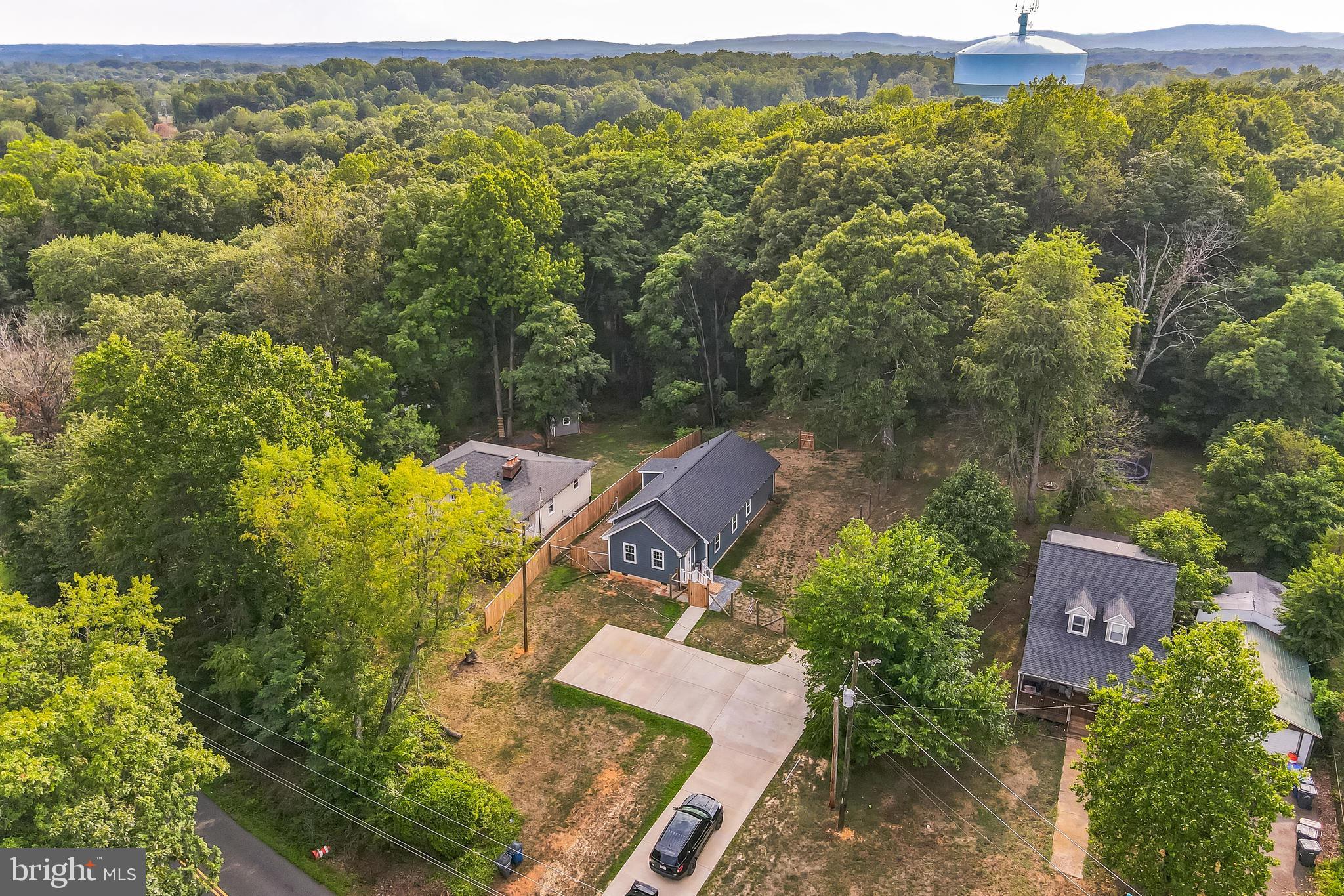 7020 Old Carolina Road Gainesville, VA 20155 - Photo 2 of 39