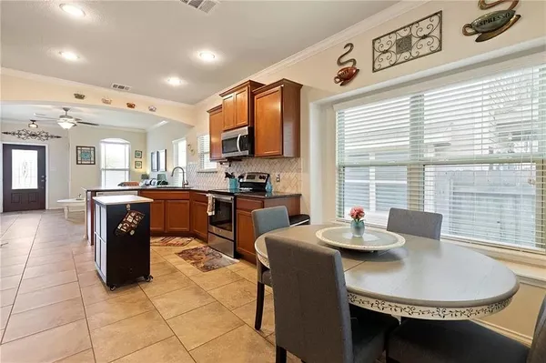 $1,895 | 156 Golden Eagle Lane, Leander, TX 78641