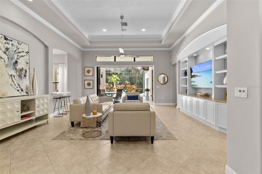 13906 Siena Loop Lakewood Ranch, FL 34202 - Photo 4 of 67 Gallery Image 4