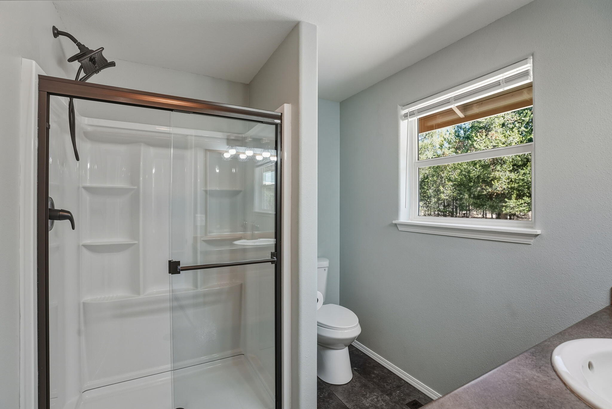 52220 Dorrance Meadow Road La Pine, OR 97739 - Photo 45 of 56 Primary suit bathroom