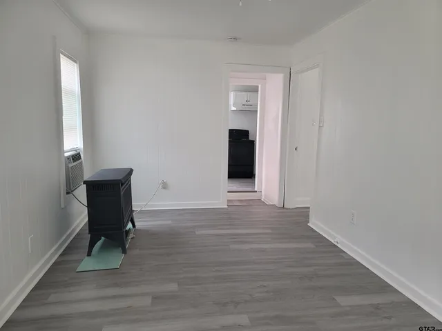 $1,050 | 1320 West Oakwood Street, Unit 1, Tyler, TX 75702