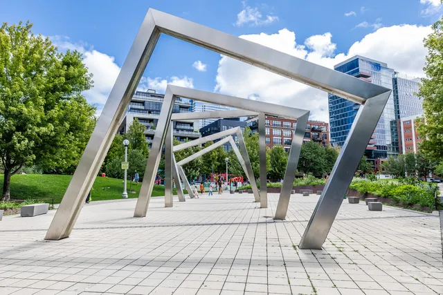 $469,900 | 111 South Morgan Street, Unit 423, Chicago, IL 60607