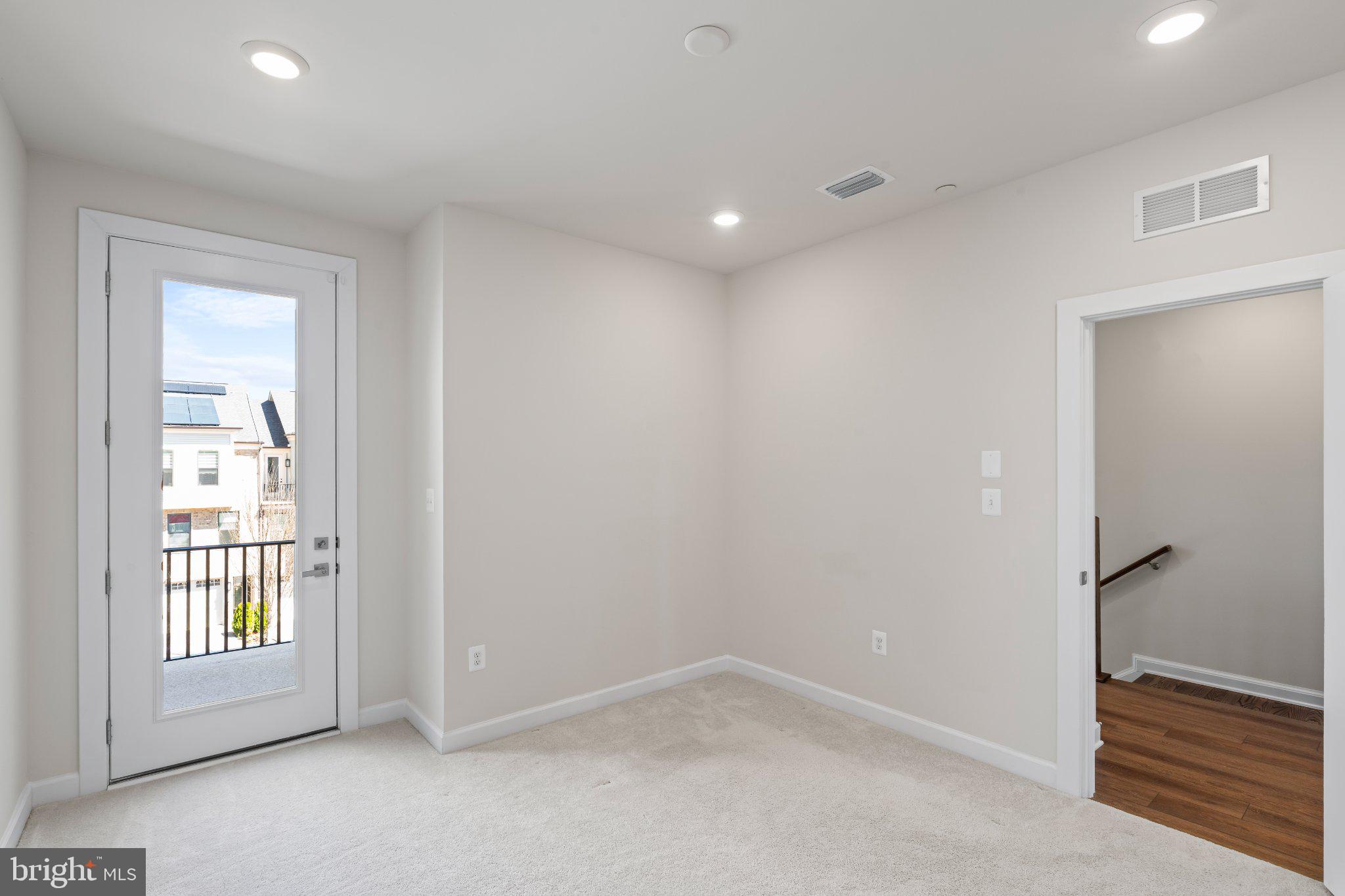 7504 Overview Terrace Columbia, MD 21044 - Photo 34 of 54 an empty room with windows
