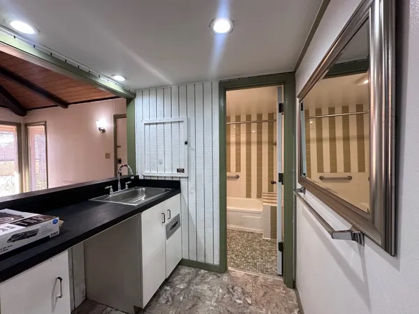 $1,050 | 126 Conference Drive, Unit 209, Bastrop, TX 78602