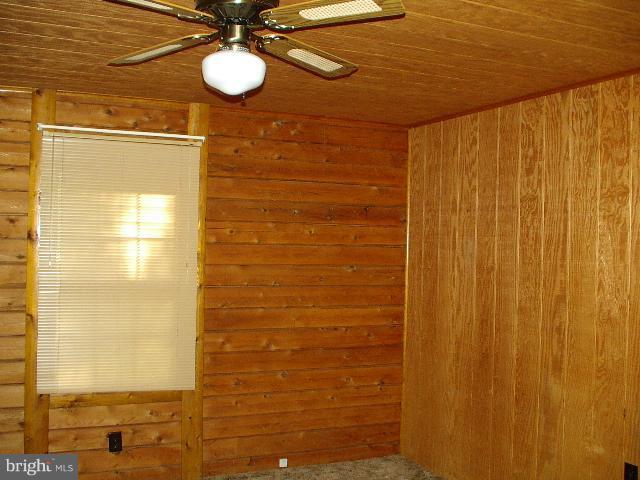 1010 Thunder Road Front Royal, VA 22630 - Photo 5 of 6 Bath (Master)