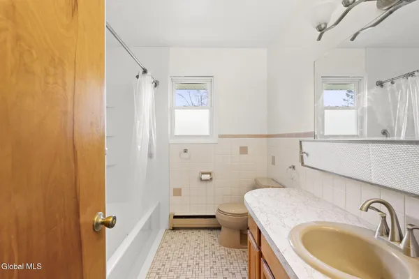 $259,900 | 149 Putnam Road, Rotterdam, NY 12306