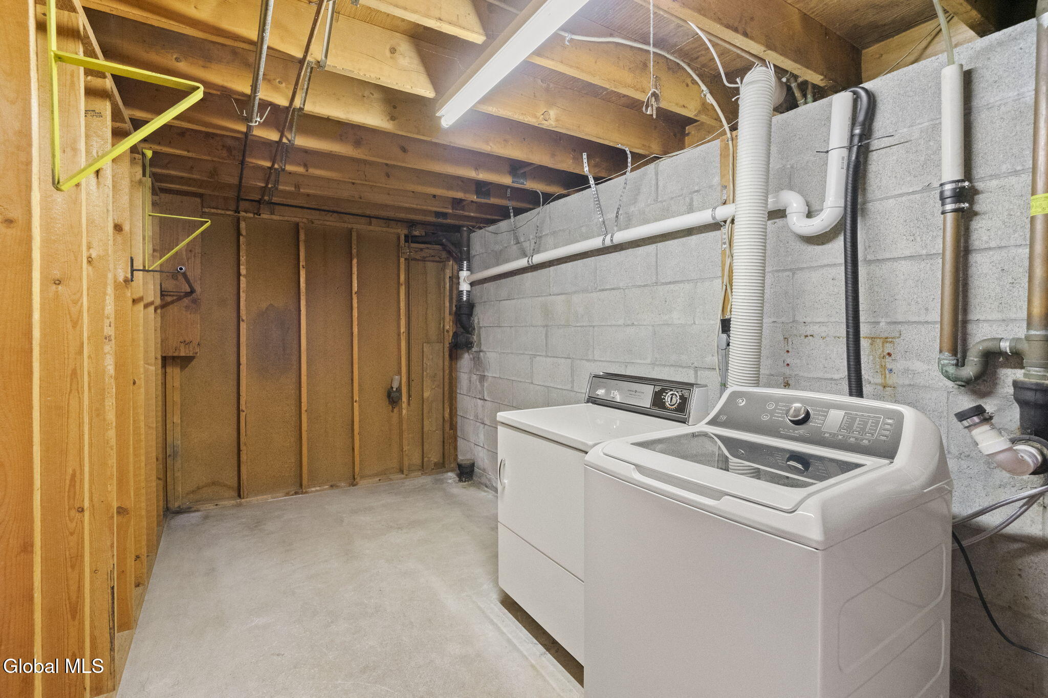 149 Putnam Road Rotterdam, NY 12306 - Photo 25 of 28 plaundry