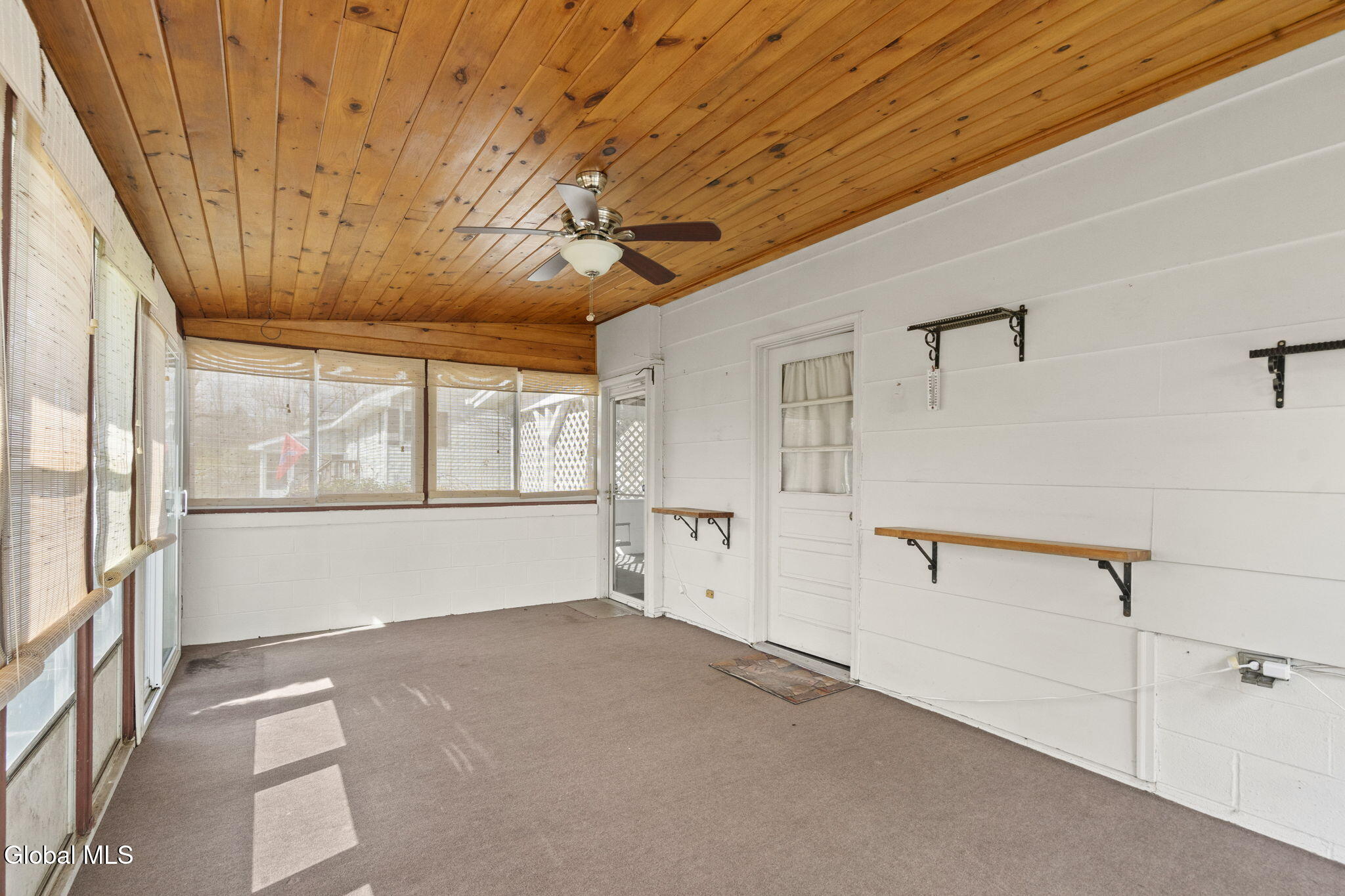 149 Putnam Road Rotterdam, NY 12306 - Photo 5 of 28 pfl