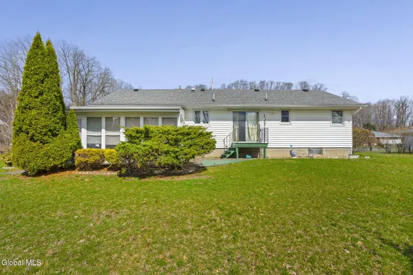 $259,900 | 149 Putnam Road, Rotterdam, NY 12306