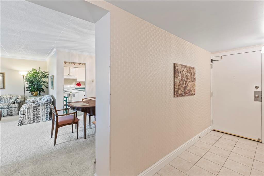 2120 Greentree Road, Unit 408E Pittsburgh, PA 15220 - Photo 11 of 30