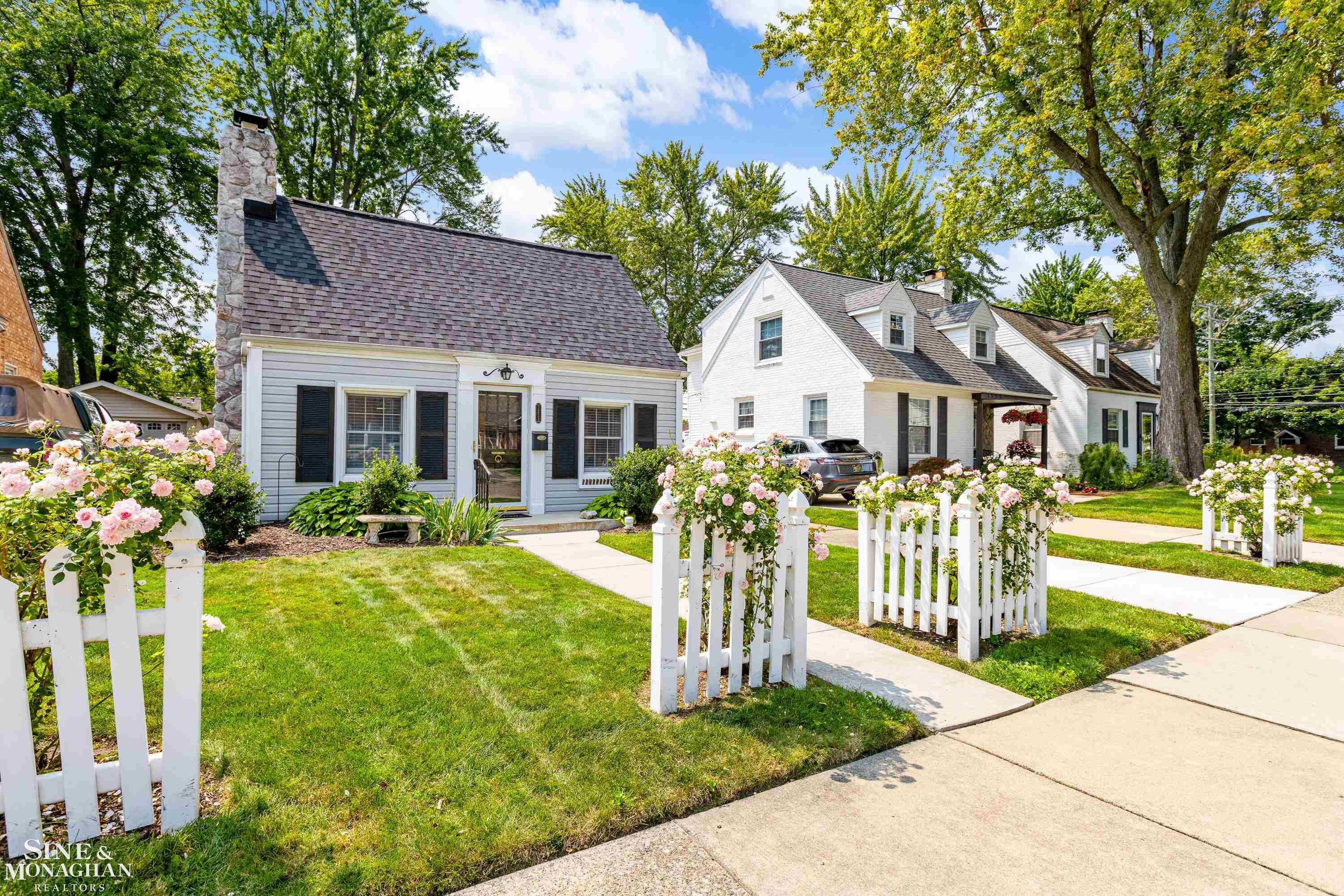 1253 Roslyn Road Grosse Pointe Woods, MI 48236 - Photo 34 of 34
