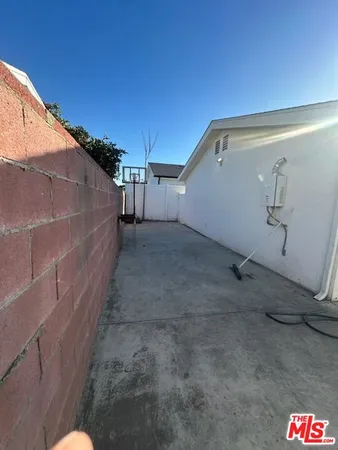 $2,699 | 7854 Ledge Avenue, Sun Valley, CA 91352
