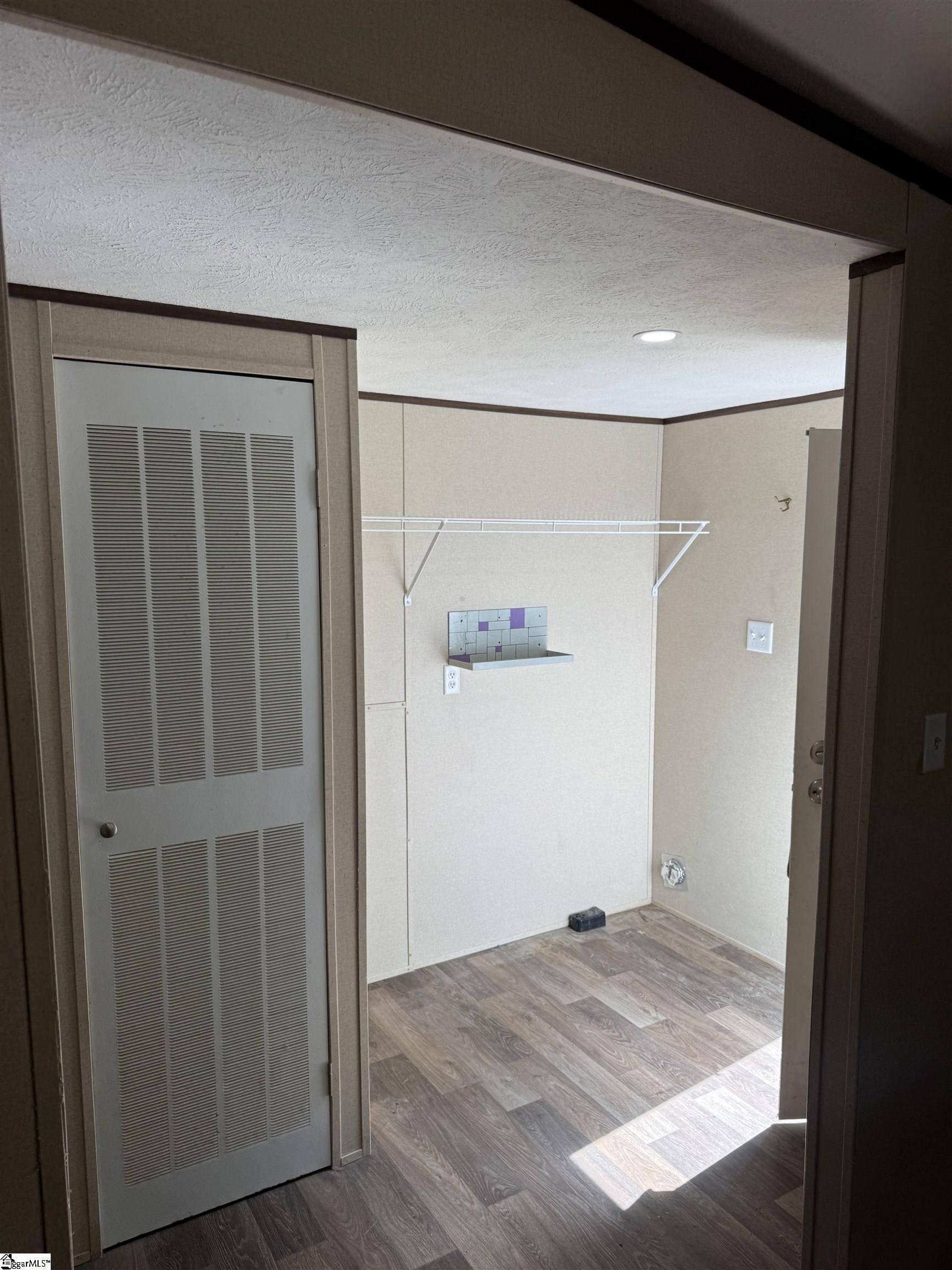 21 Hughes Road Greenville, SC 29611 - Photo 4 of 15