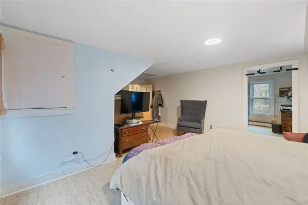 $550,000 | 39 Hazard Avenue, South Kingstown, RI 02879
