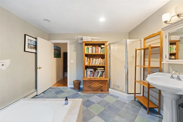 $550,000 | 39 Hazard Avenue, South Kingstown, RI 02879