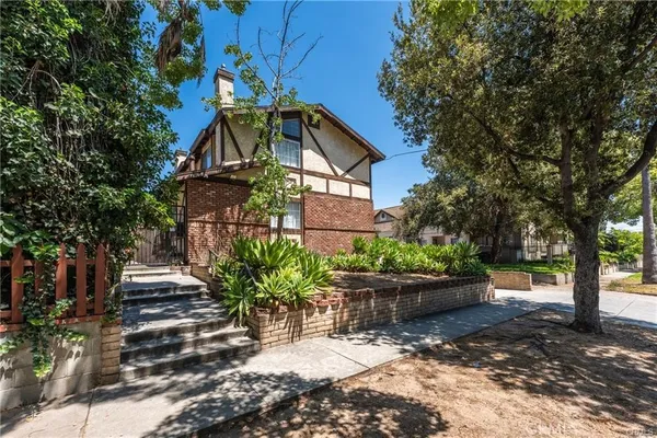 $599,900 | 408 North Catalina Avenue, Unit 6, Pasadena, CA 91106
