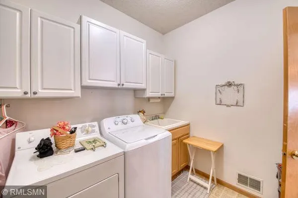 $389,900 | 383 Bluebird Alcove, Woodbury, MN 55125