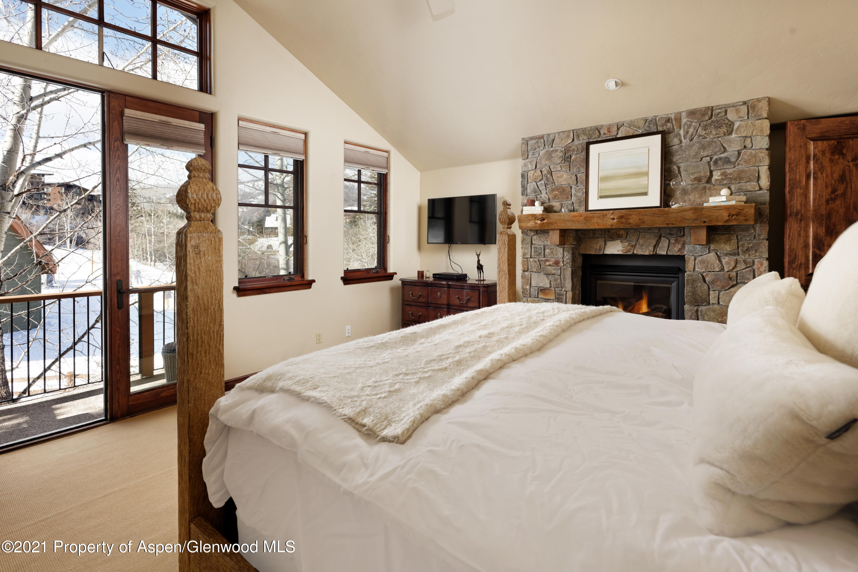 55 Timbers Club Court, Unit J1 Snowmass Village, CO 81615 - Photo 11 of 36 55TimbersJ1_HiRes210121013