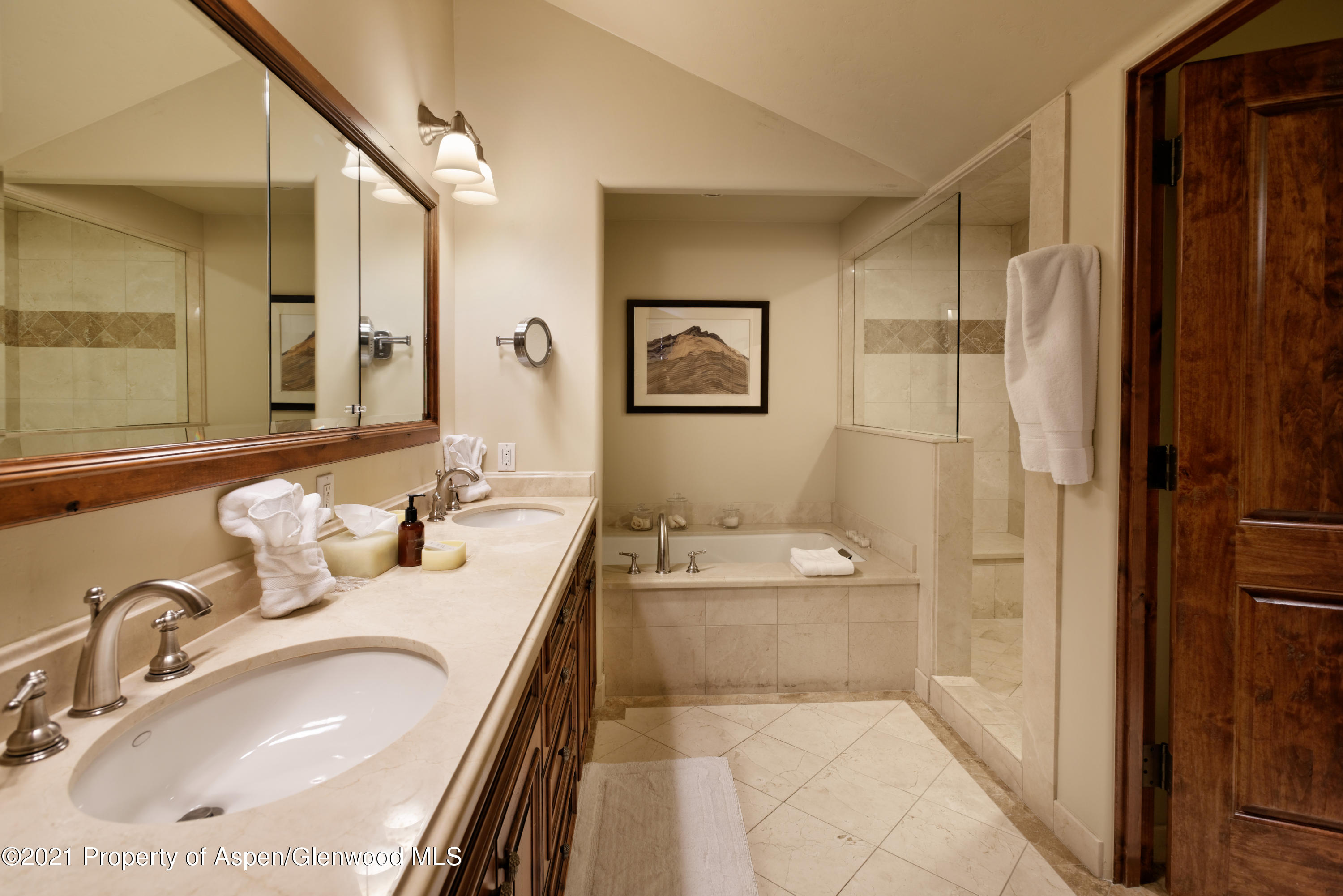 55 Timbers Club Court, Unit J1 Snowmass Village, CO 81615 - Photo 12 of 36 55TimbersJ1_HiRes210121011