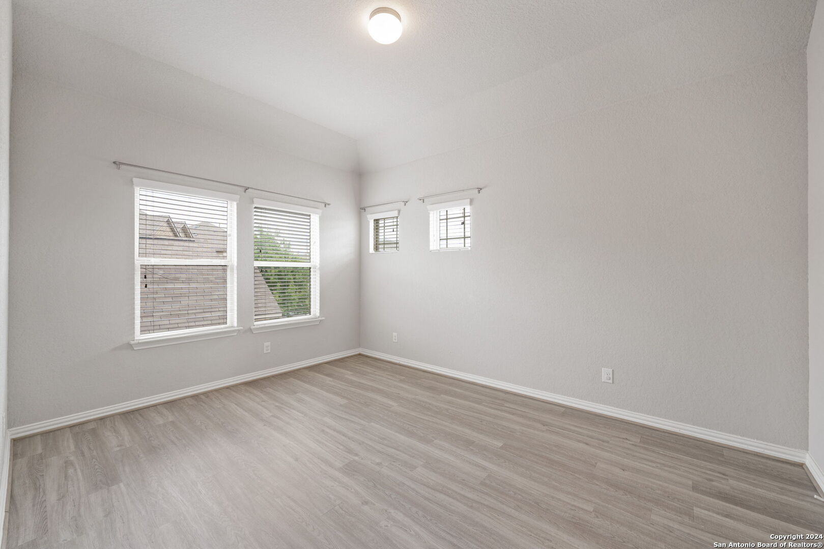 7875 Belmont Valley San Antonio, TX 78253 - Photo 17 of 35