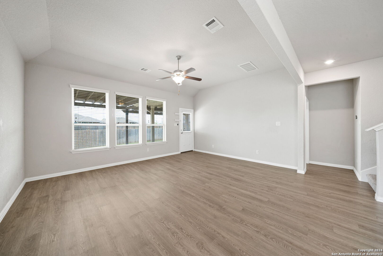 7875 Belmont Valley San Antonio, TX 78253 - Photo 7 of 35