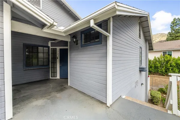 a view of a garage