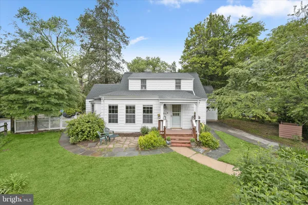 $700,000 | 301 Dale Drive, Silver Spring, MD 20910