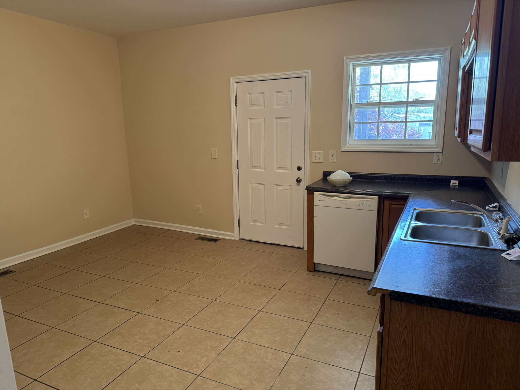 203 Goodloe Street Mount Pleasant, TN 38474 - Photo 13 of 16