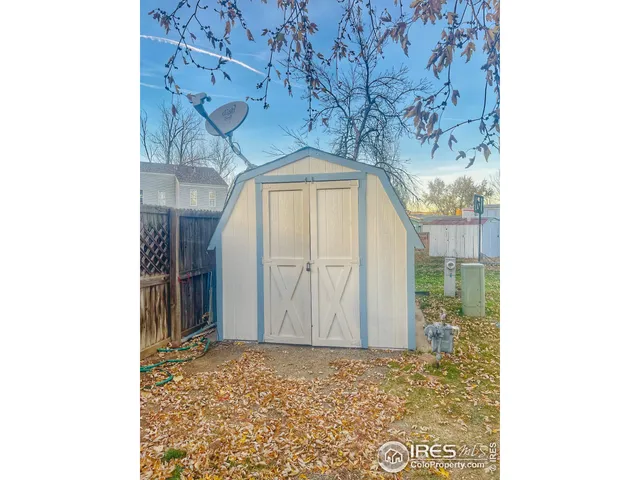 a view of a entryway