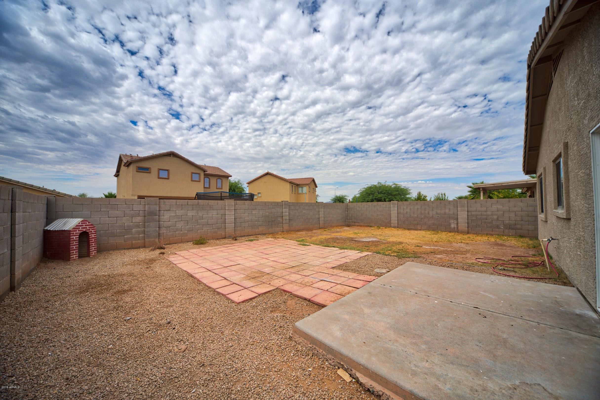 6237 West Raymond Street Phoenix, AZ 85043 - Photo 26 of 39 a view of the terrace of house