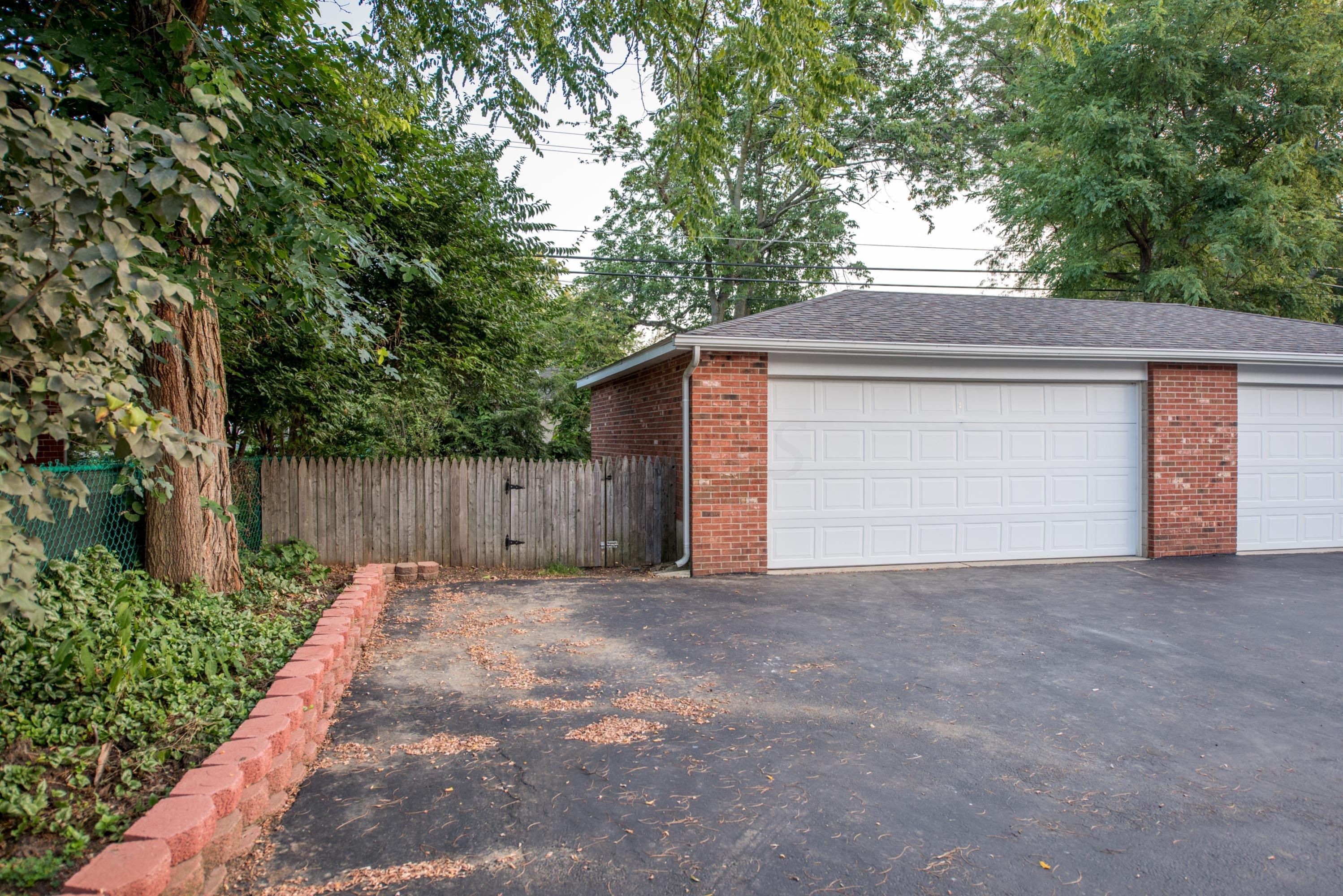 1624 Zollinger Road Columbus, OH 43221 - Photo 28 of 32 Gallery Image 28