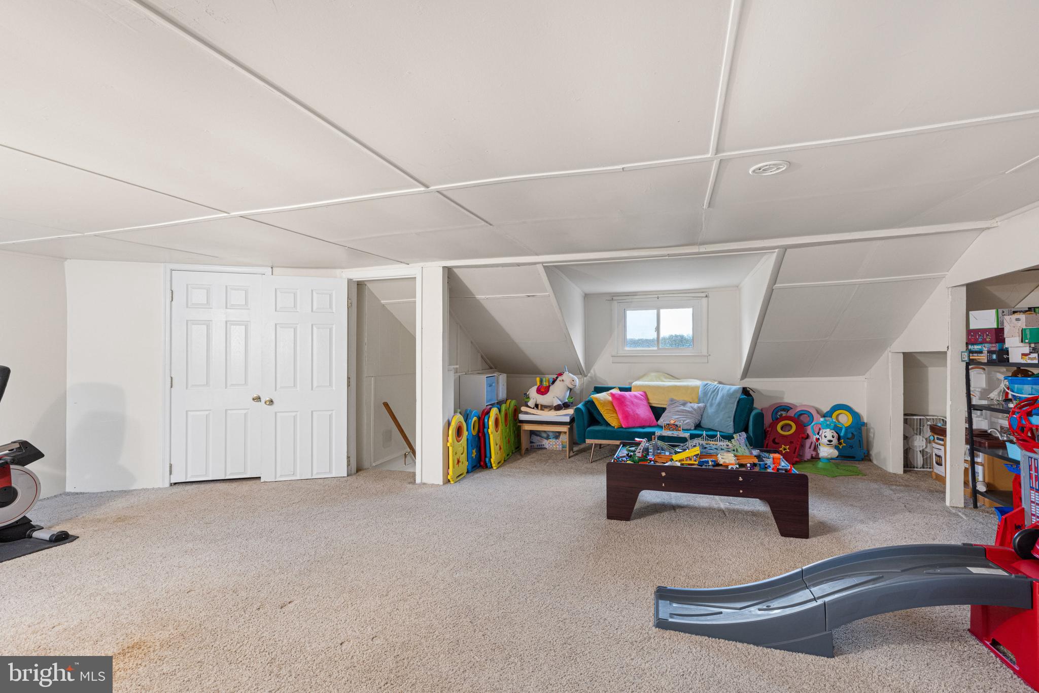 422 Elmwood Road Baltimore, MD 21206 - Photo 20 of 29 a gym room with lots of stuff