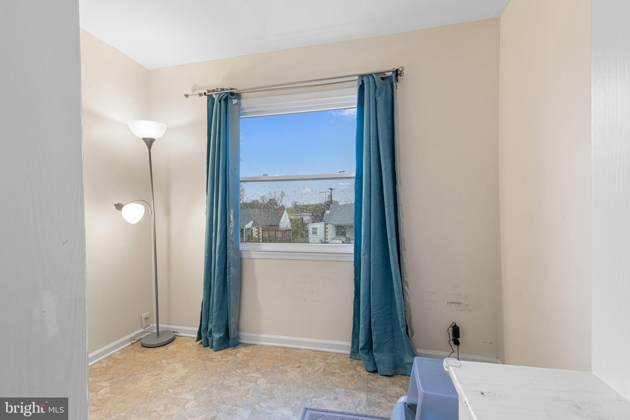 422 Elmwood Road Baltimore, MD 21206 - Photo 7 of 29