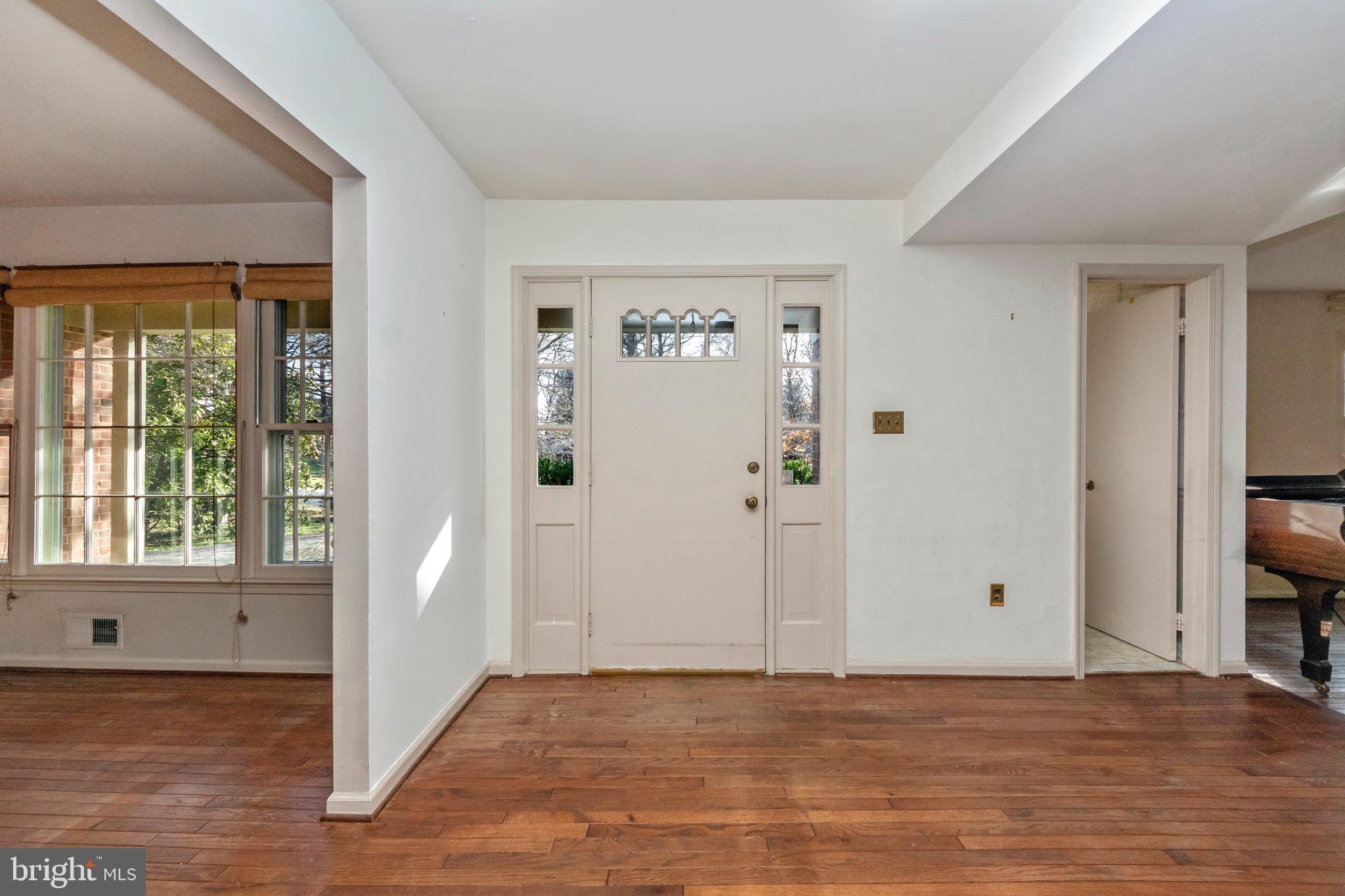 5086 Durham Road West Columbia, MD 21044 - Photo 17 of 51 Foyer