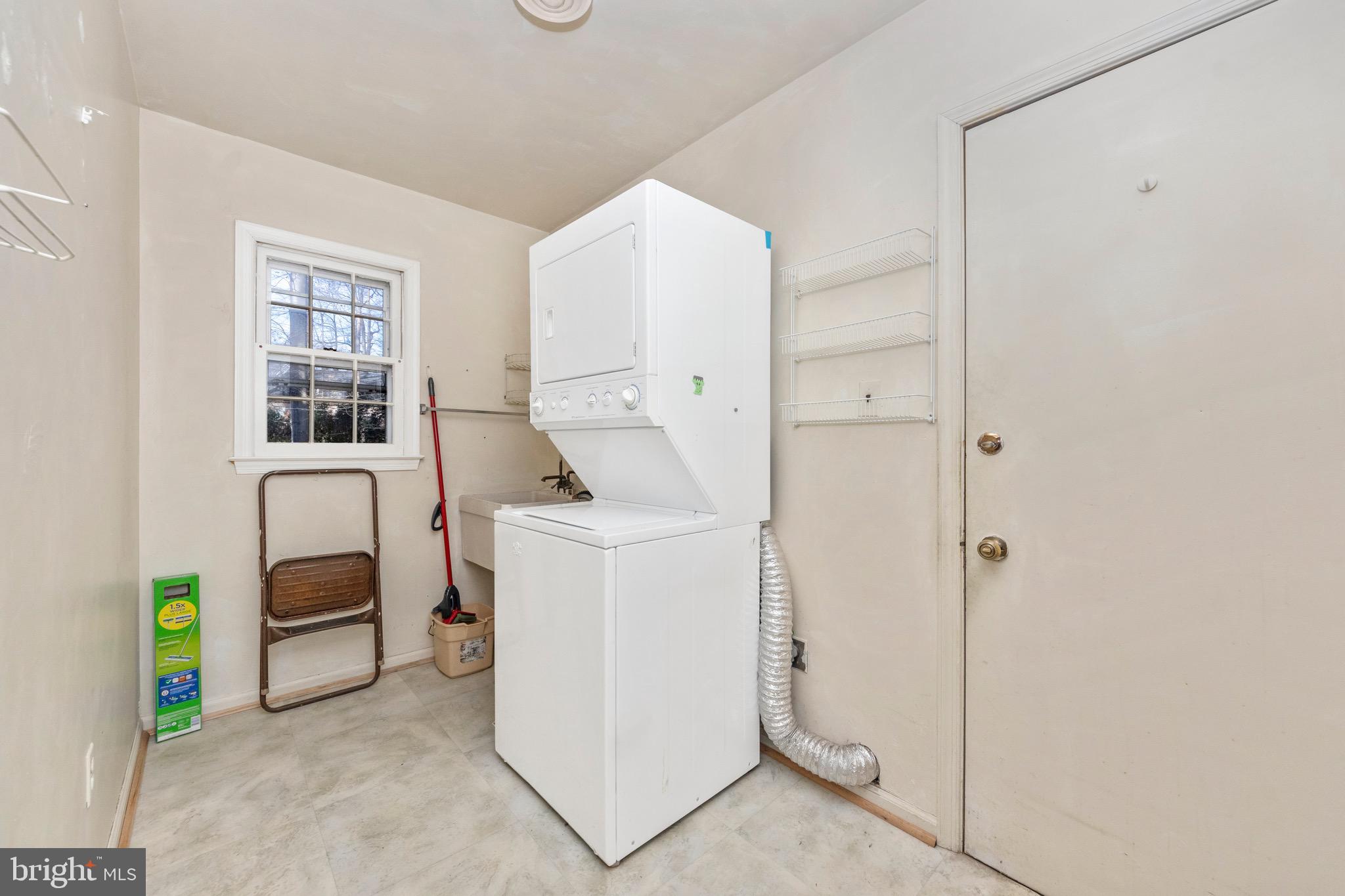 5086 Durham Road West Columbia, MD 21044 - Photo 31 of 51 Laundry/Mud Room