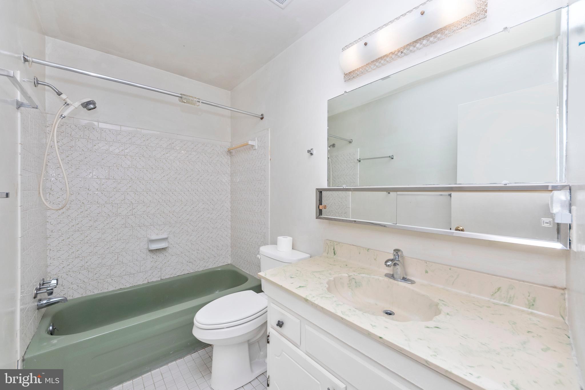 5086 Durham Road West Columbia, MD 21044 - Photo 45 of 51 Upstairs Hall Bathroom