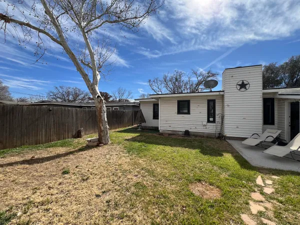 $1,500 | 4020 38th Street, Lubbock, TX 79413