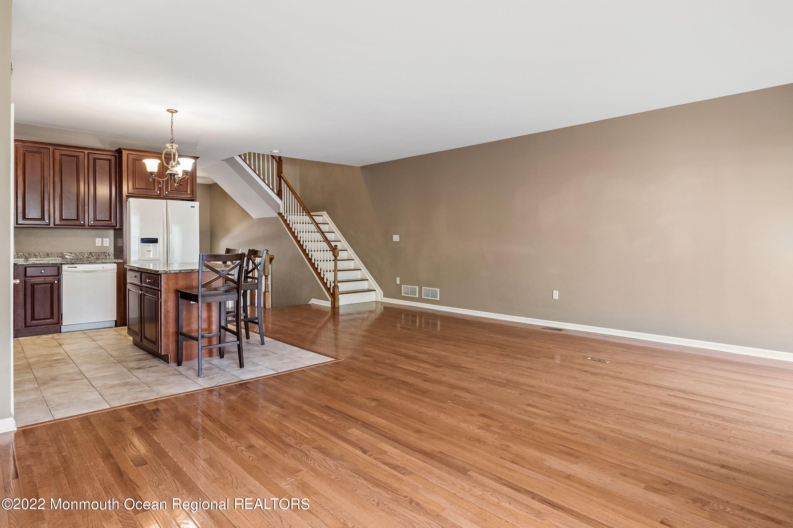 107 Bryce Lane, Unit 2004 Manahawkin, NJ 08050 - Photo 11 of 39 14-Int12 Living1a