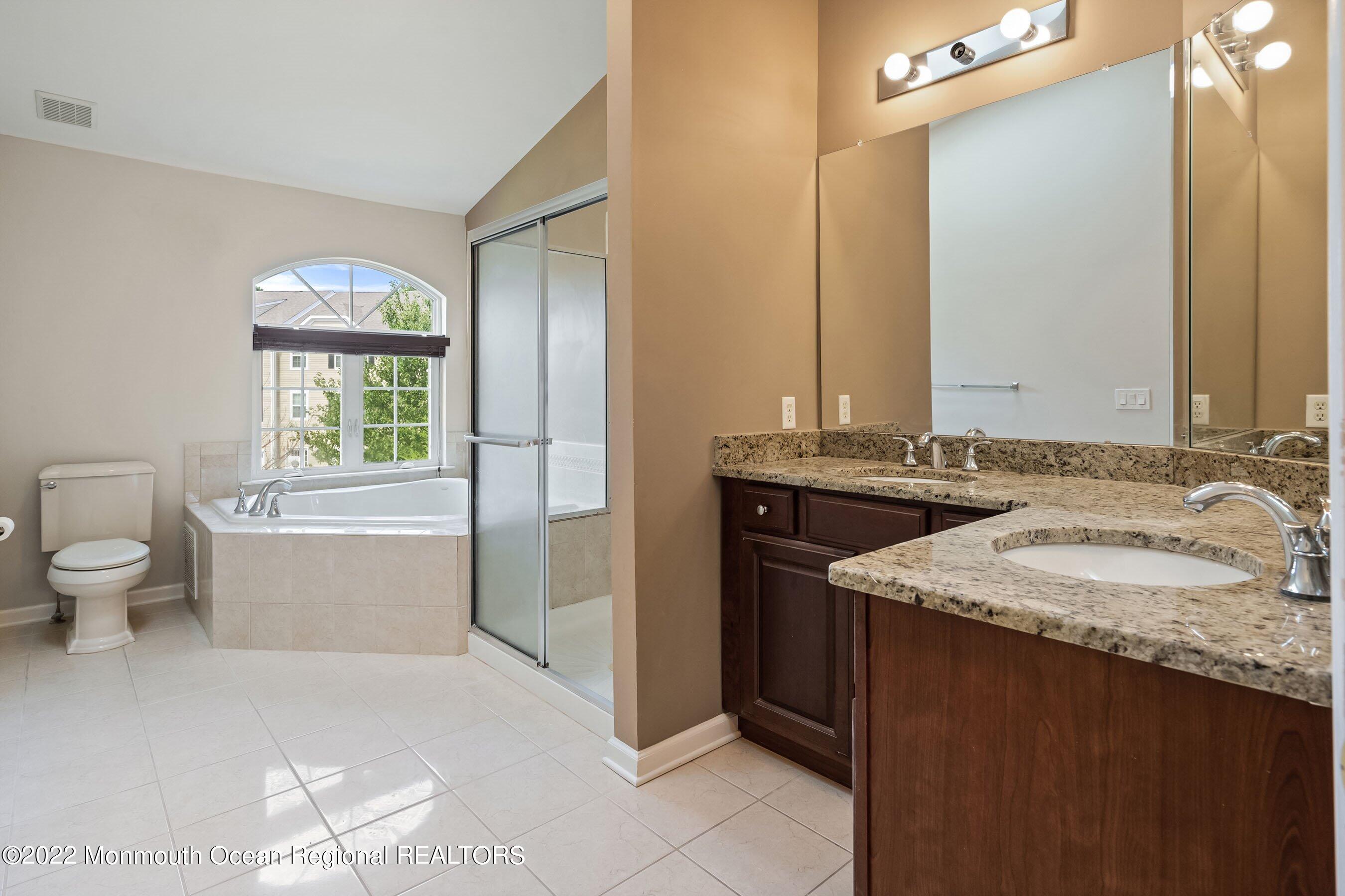 107 Bryce Lane, Unit 2004 Manahawkin, NJ 08050 - Photo 20 of 39 21-Int23 Lav2a