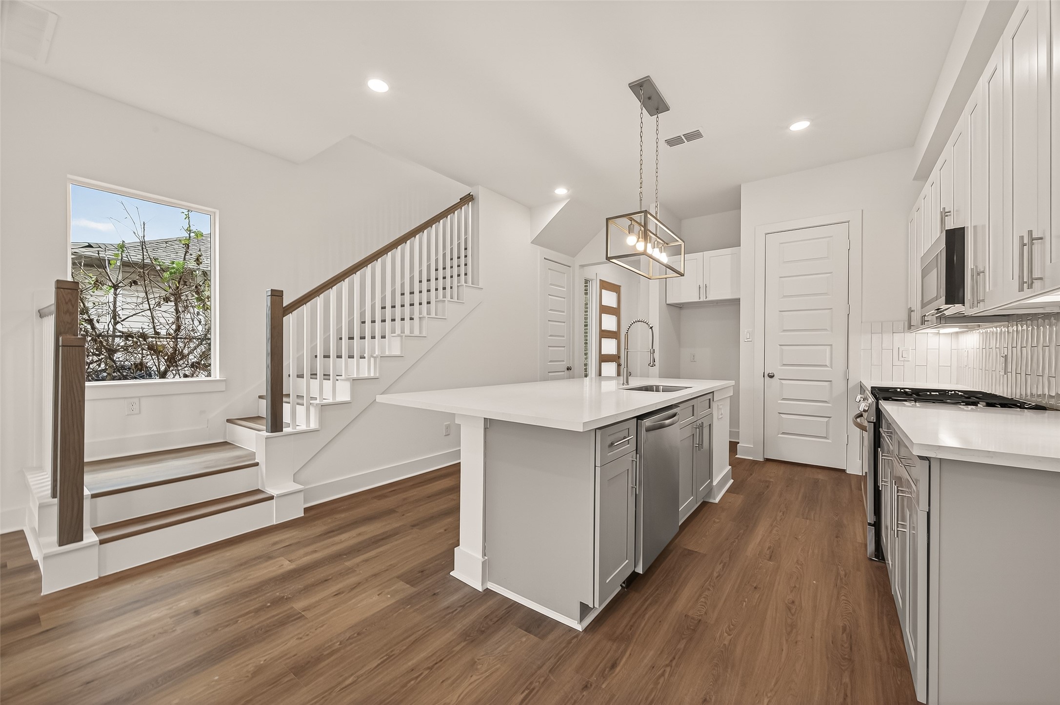 1502 Hussion Street Houston, TX 77003 - Photo 11 of 38