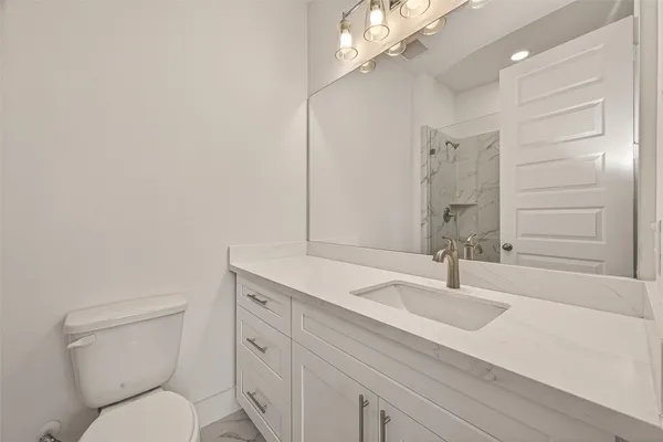 $2,595 | 1502 Hussion Street, Houston, TX 77003