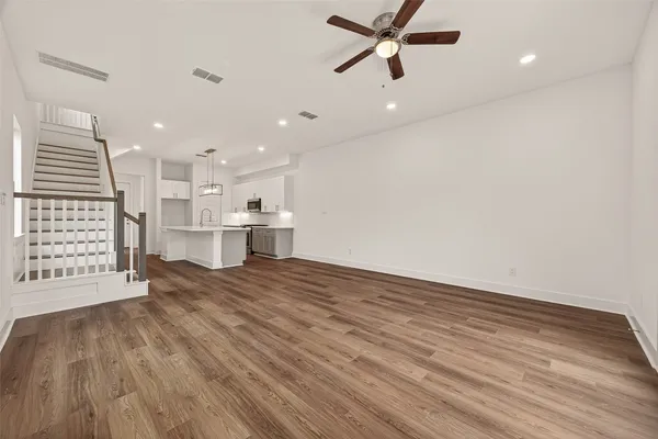 $2,595 | 1502 Hussion Street, Houston, TX 77003