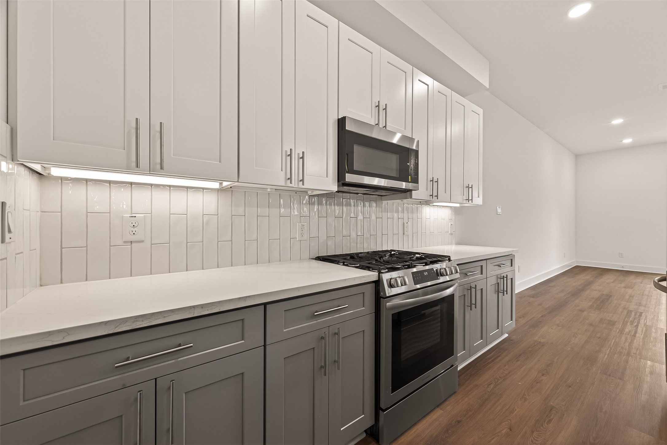 1502 Hussion Street Houston, TX 77003 - Photo 9 of 38