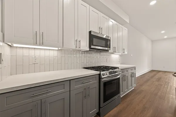 $2,595 | 1502 Hussion Street, Houston, TX 77003