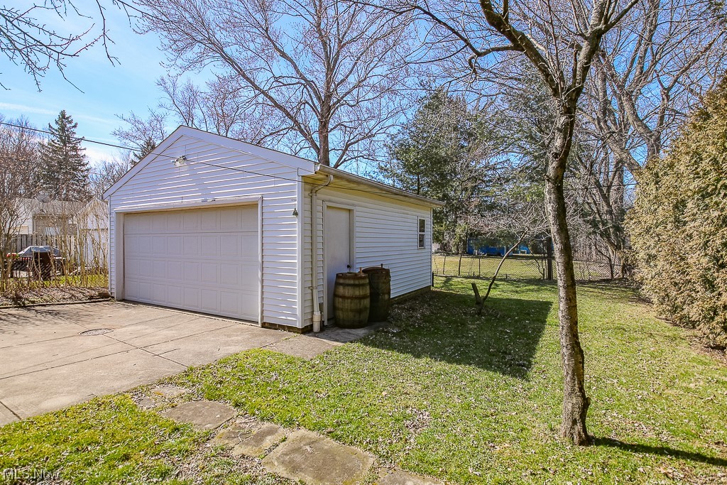 1380 Mayfield Ridge Road Cleveland, OH 44124 - Photo 25 of 28